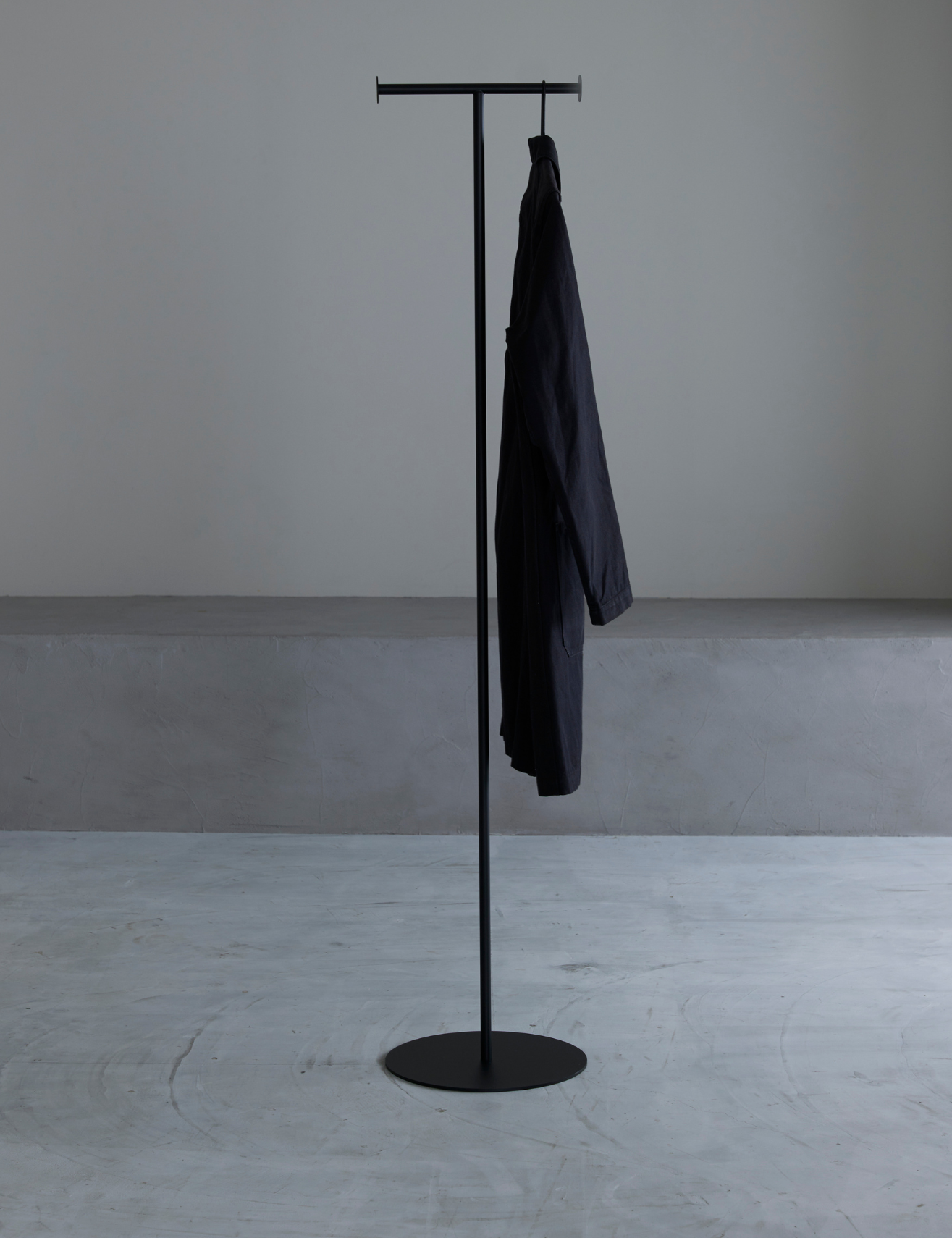 【KUROSHIRO】COAT STAND T