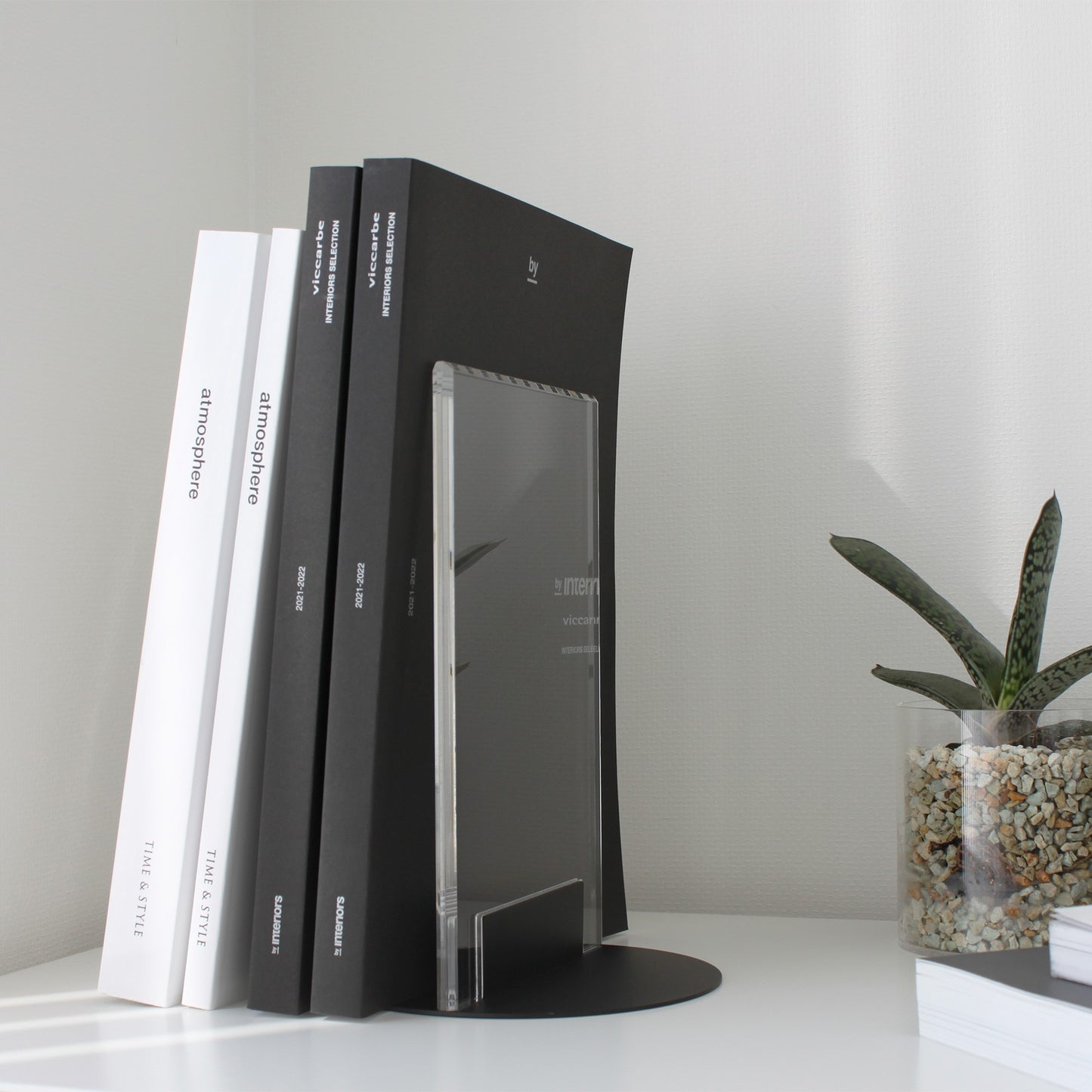 【KUROSHIRO】CRYSTAL CUT BOOKSTAND(CIRCLE・BLACK)