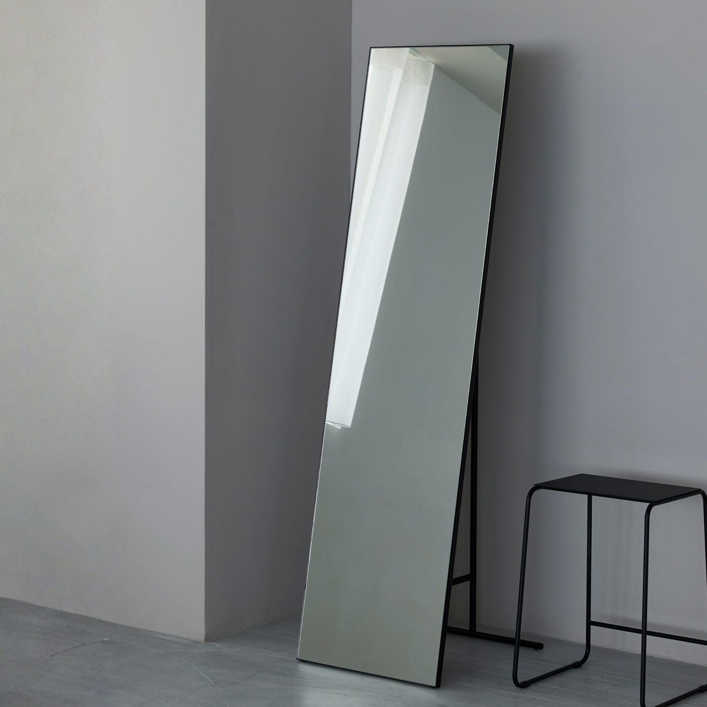 【KUROSHIRO】MIRROR STAND