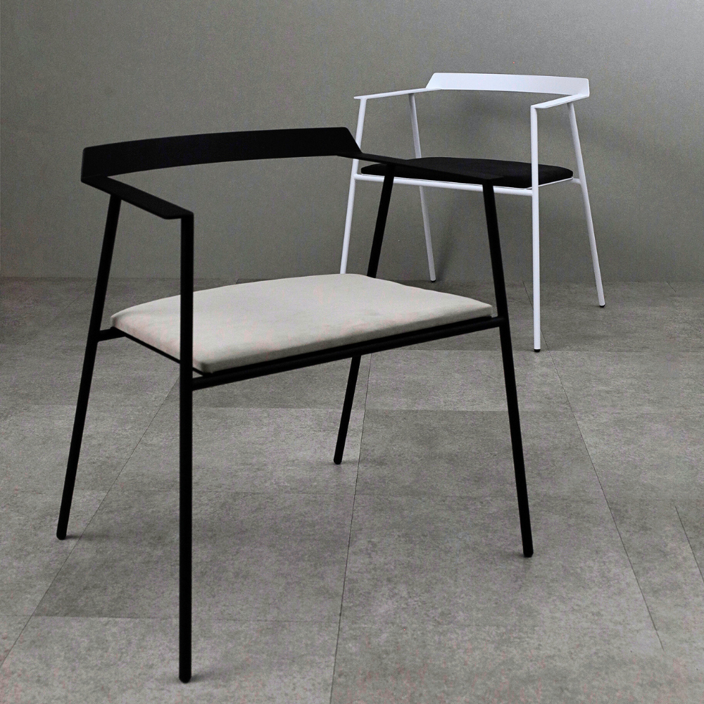 【KUROSHIRO】SUEDE CUSHION